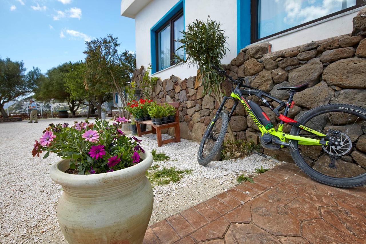 Agriturismo Codula Fuili 卡拉古诺内 外观 照片