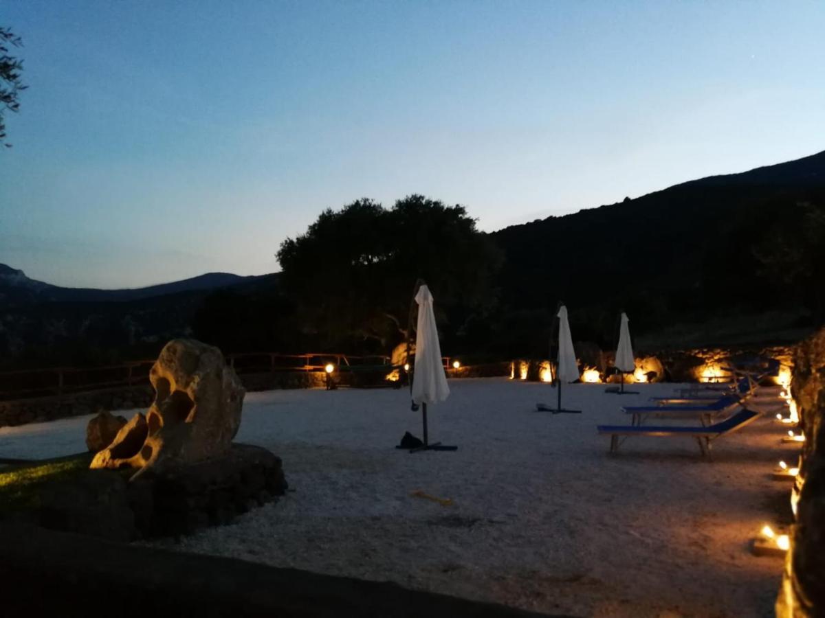 Agriturismo Codula Fuili 卡拉古诺内 外观 照片